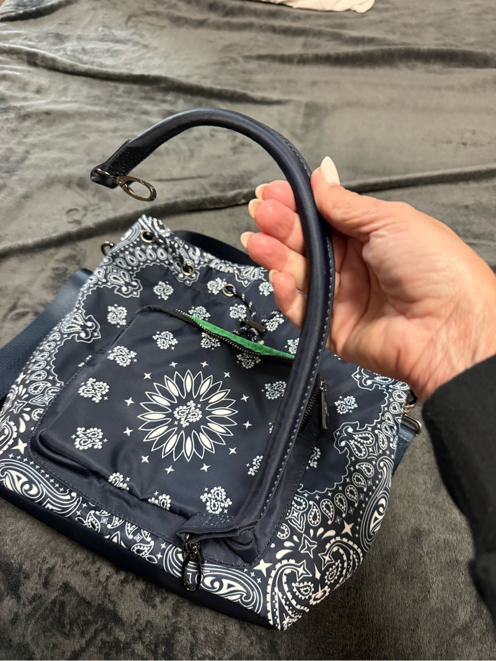 NWOT Haute Shore Harley Navy Bandana Convertible Bucket Bag | Crossbody Backpack - Picture 8 of 10